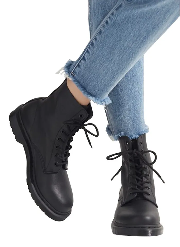 Dr Martens Pascal Black Mono