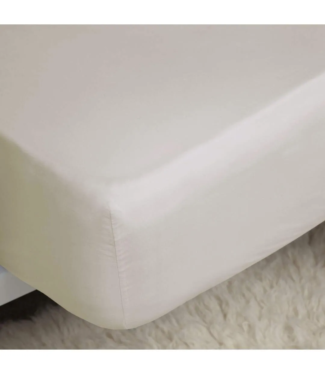 Easycare percale fitted sheet ivory Belledorm