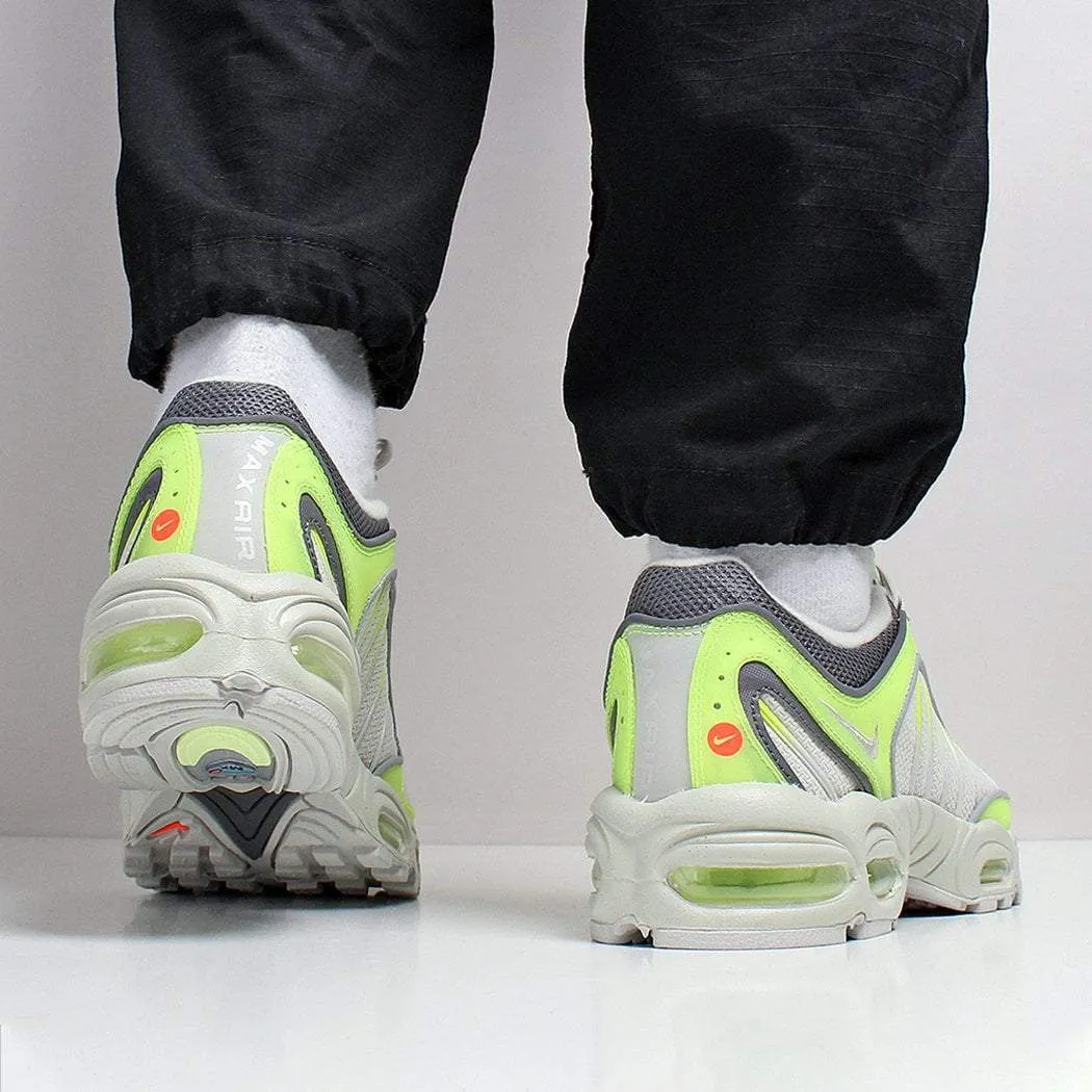 Nike Air Max Tailwind IV Shoes