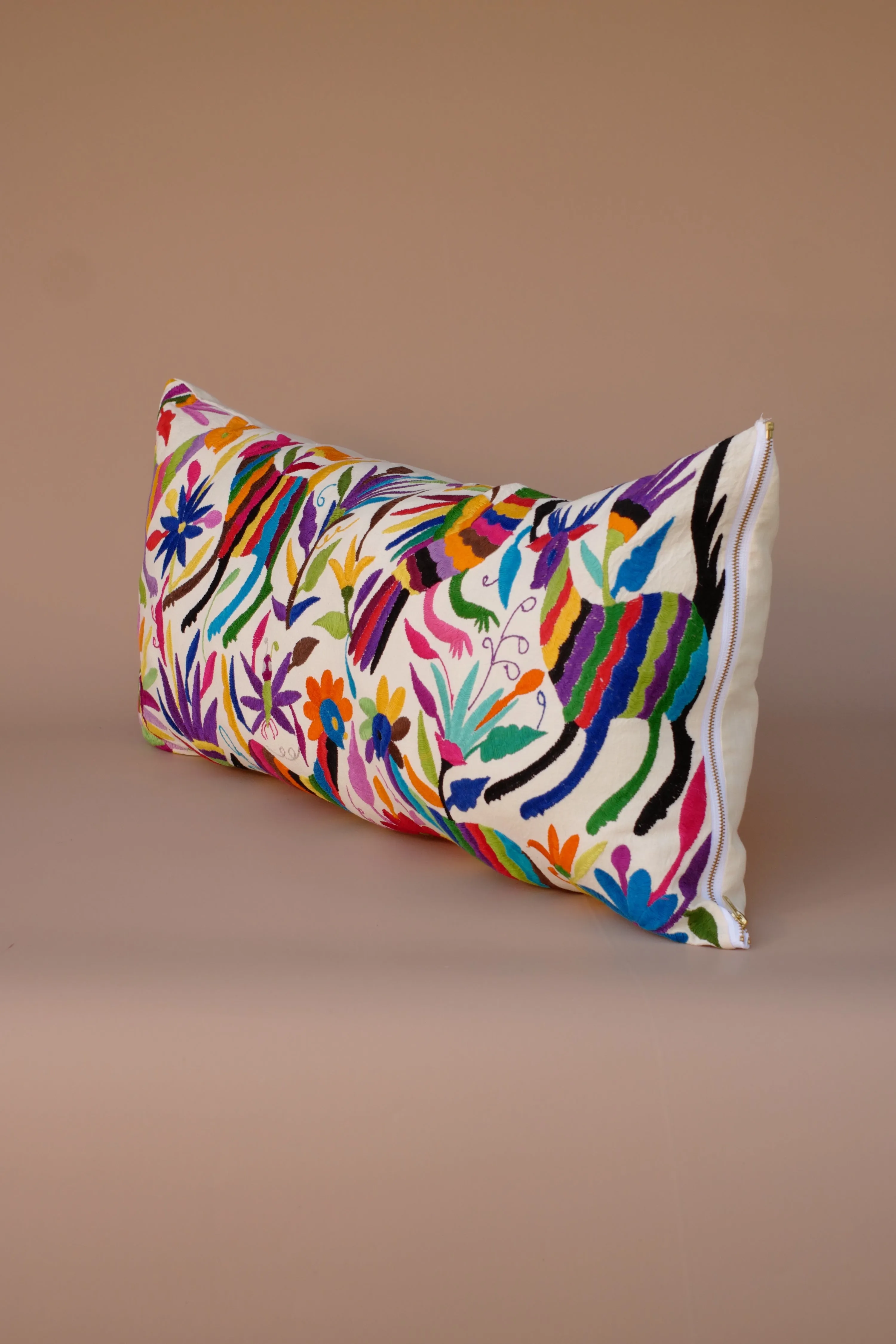 OTOMI LUMBAR PILLOW