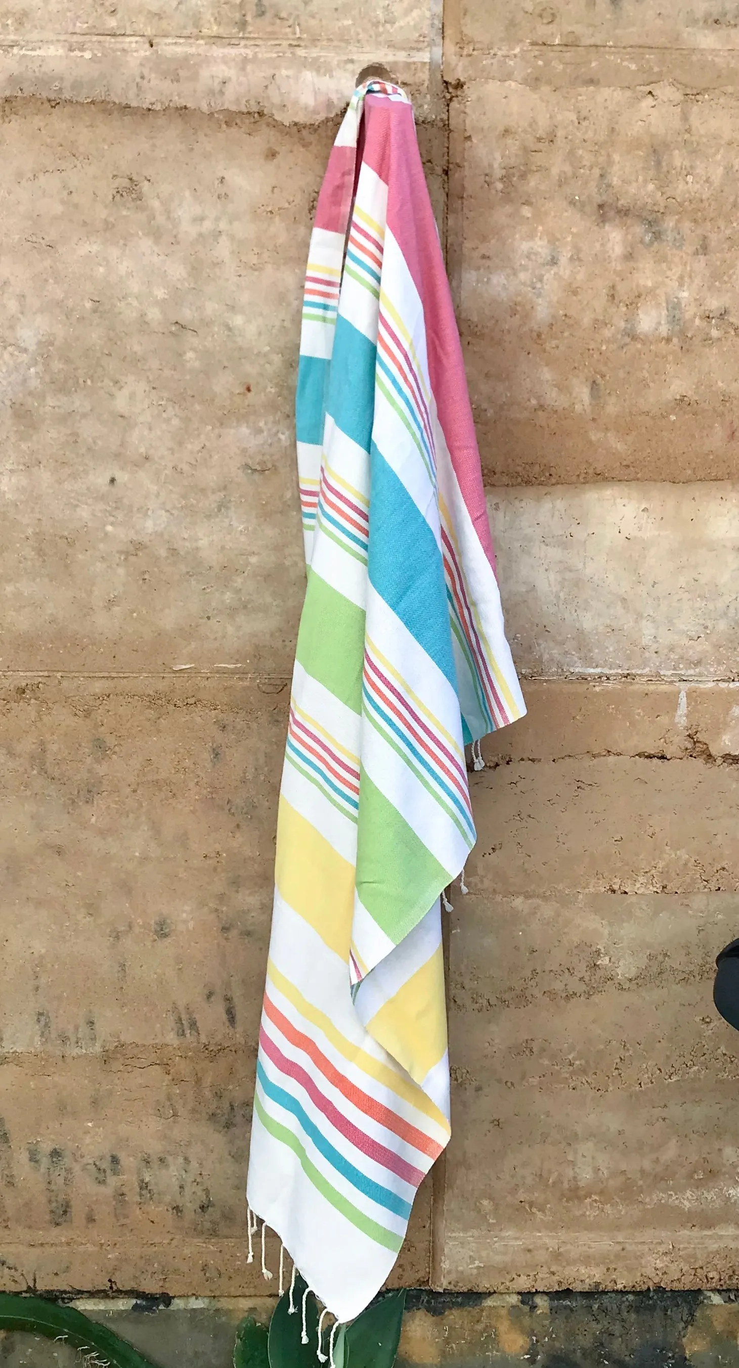 Pocketowels: Large, Fast-Drying Beach Towels with Pockets